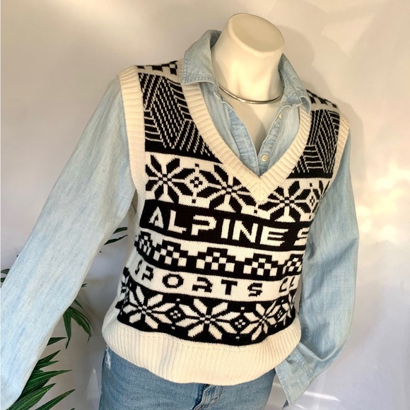 s n o w :: Retro Alpine Ski Sleeveless Sweater Knit Vest - Picture 4 of 10